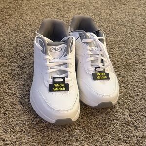 Athletic Works Men’s White Wide Width Sneakers
